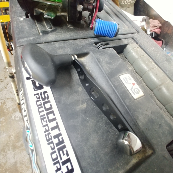 Abu Garcia Power Handle - Picture 2 of 3